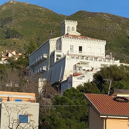 Nel Fabbricato Denominato Il Castello Apartamento *