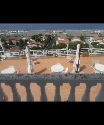 Nel Fabbricato Denominato Il Castello 普拉亚·阿马勒