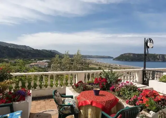 Nel Fabbricato Denominato Il Castello *