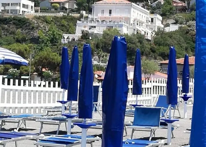 Nel Fabbricato Denominato Il Castello 普拉亚·阿马勒